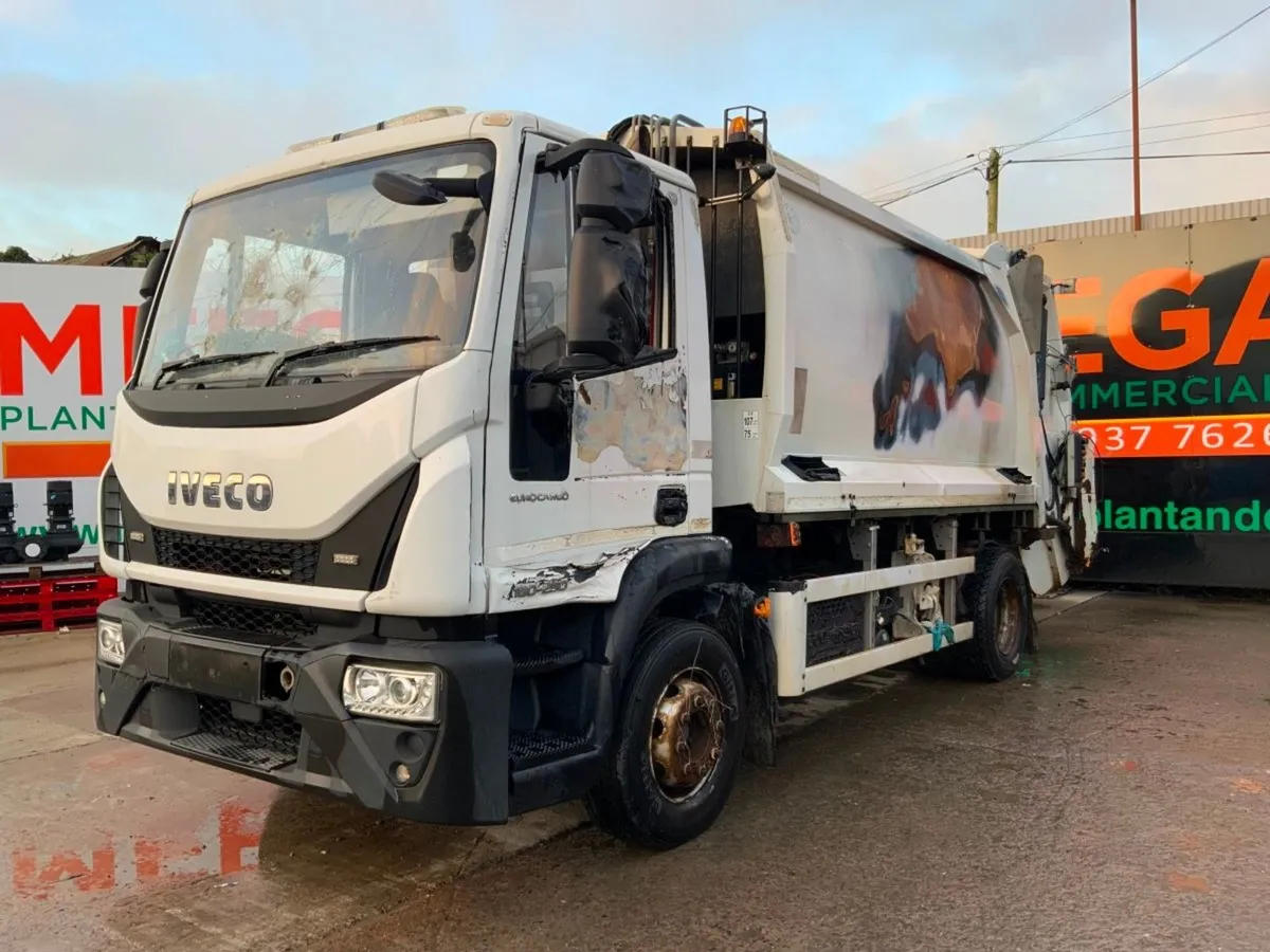 Iveco Euro Cargo Fire Damaged Refuse Truck...gees - Image 4