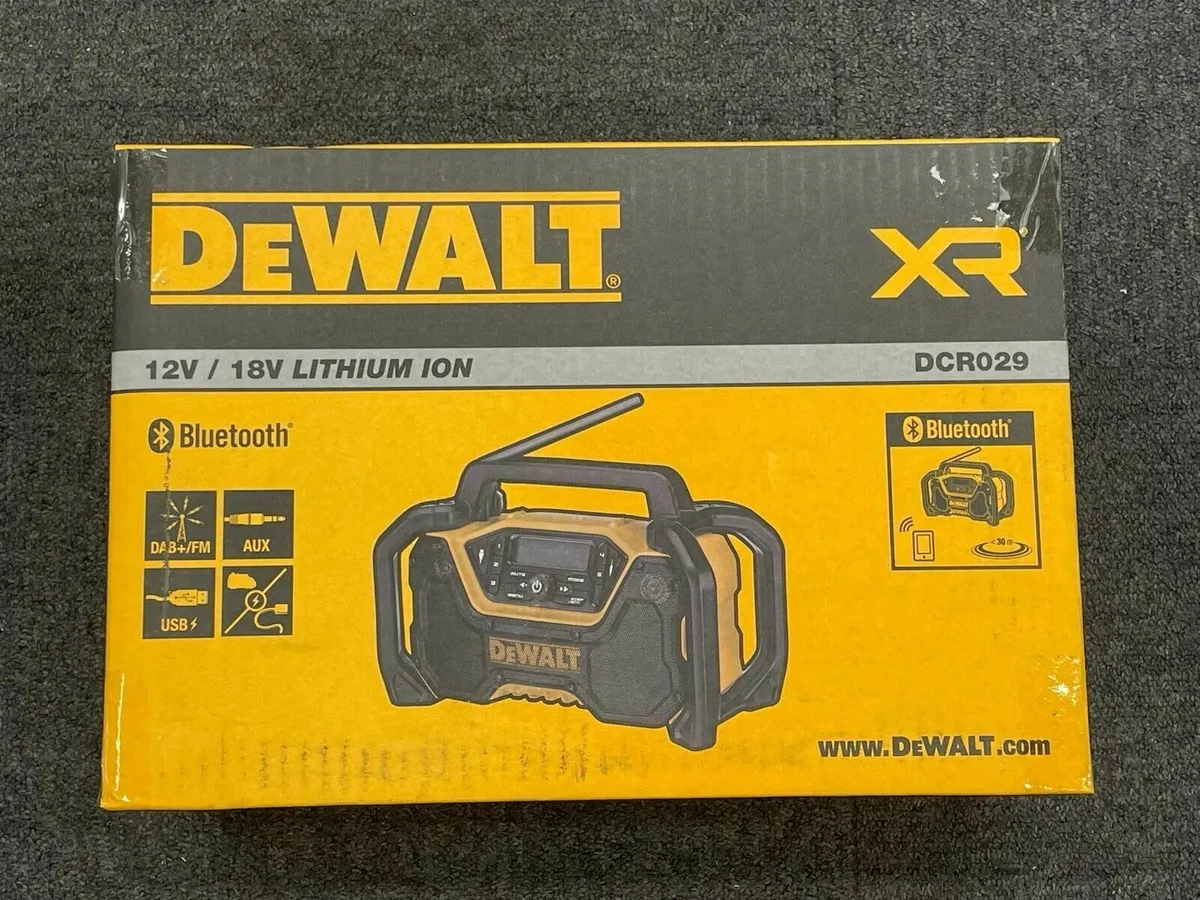 DeWalt Site Radio - Image 3