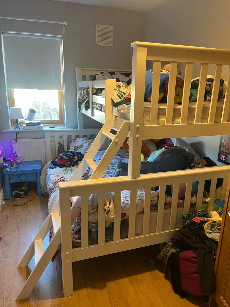 Triple bunk bed - Image 1