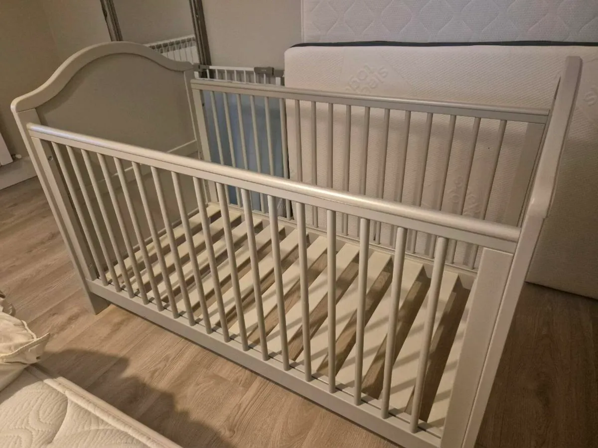Cot bed - Image 4