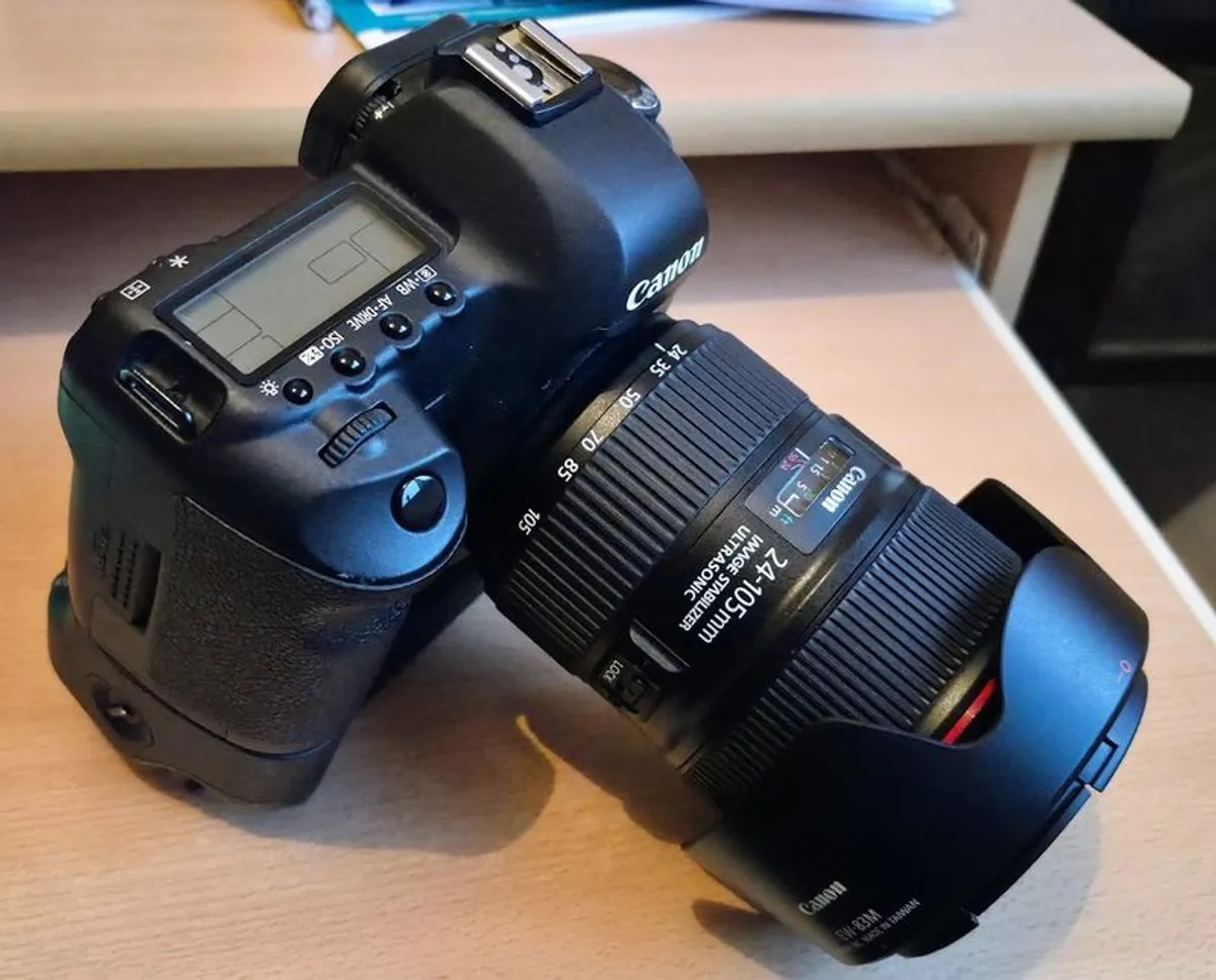 Canon 5D Mark II - Image 2