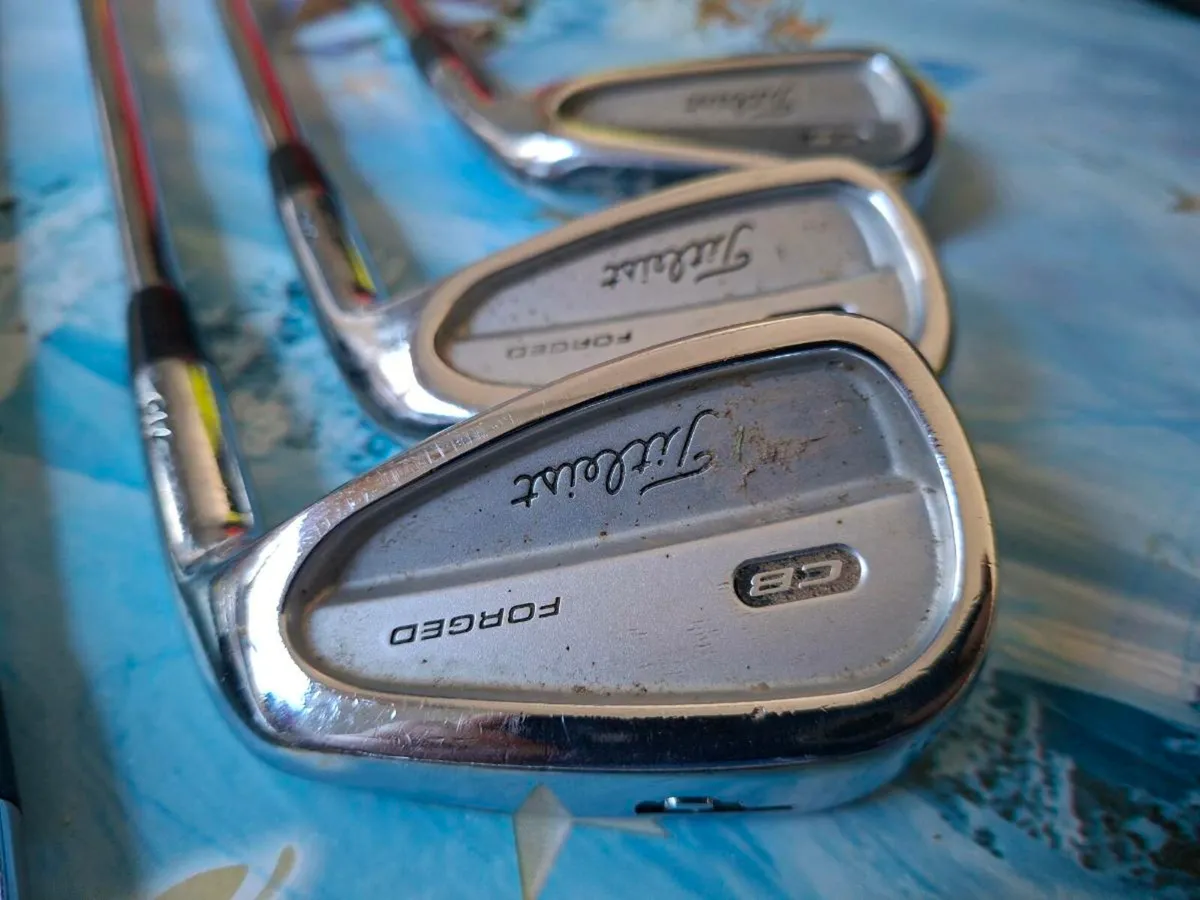 titleist cb710 irons 4 to pw - Image 1