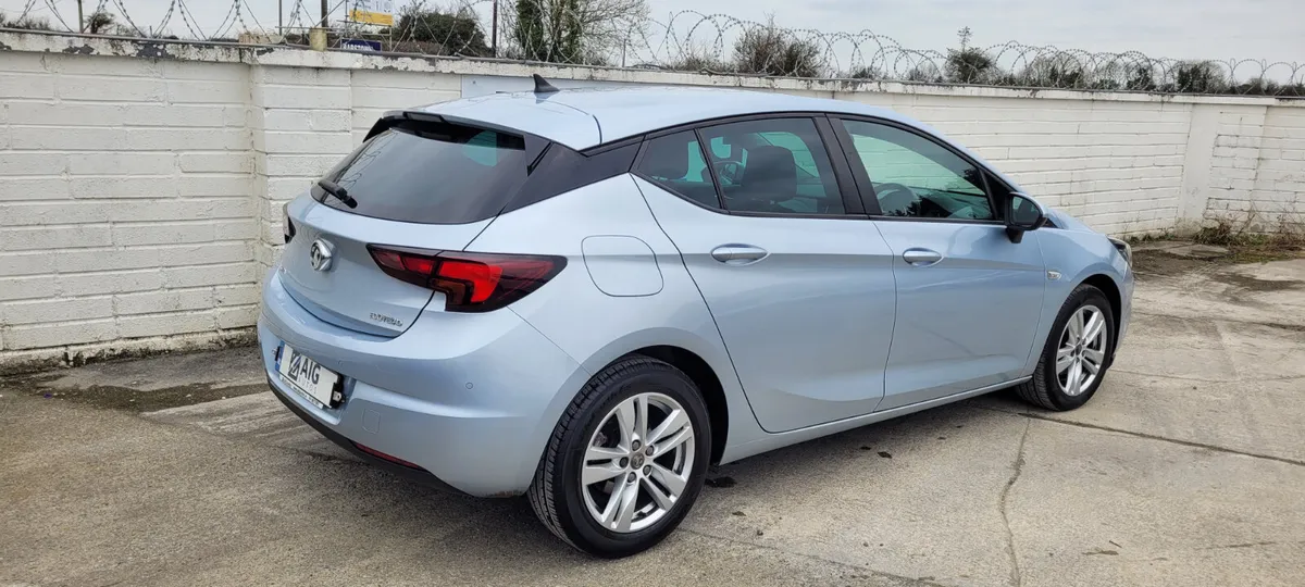 182 OPEL Astra 1.6 TECH LINE - Image 4