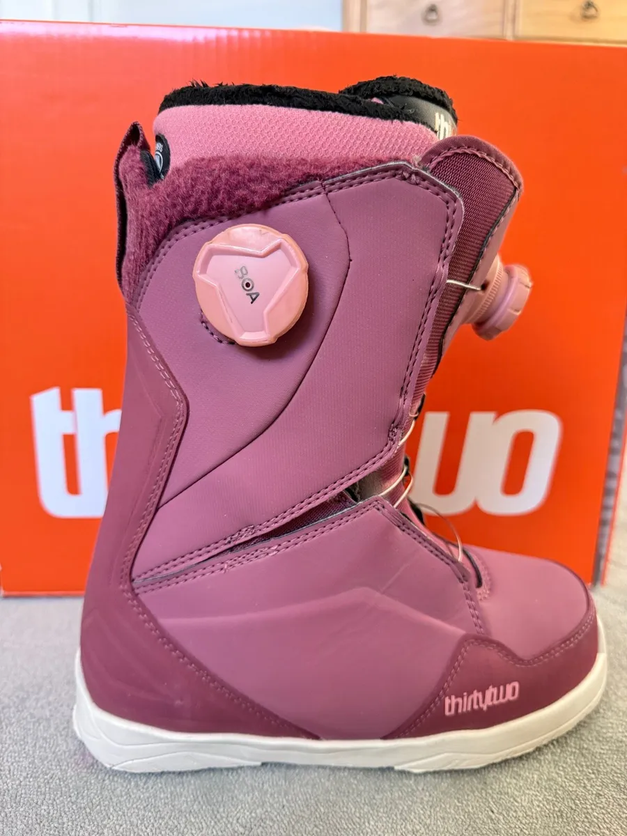 thirtytwo Snowboarding Boots UK Size 4 - Image 2