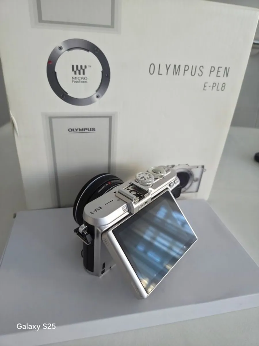 Olympus Pen E-PL 8 Camera kit - Image 4