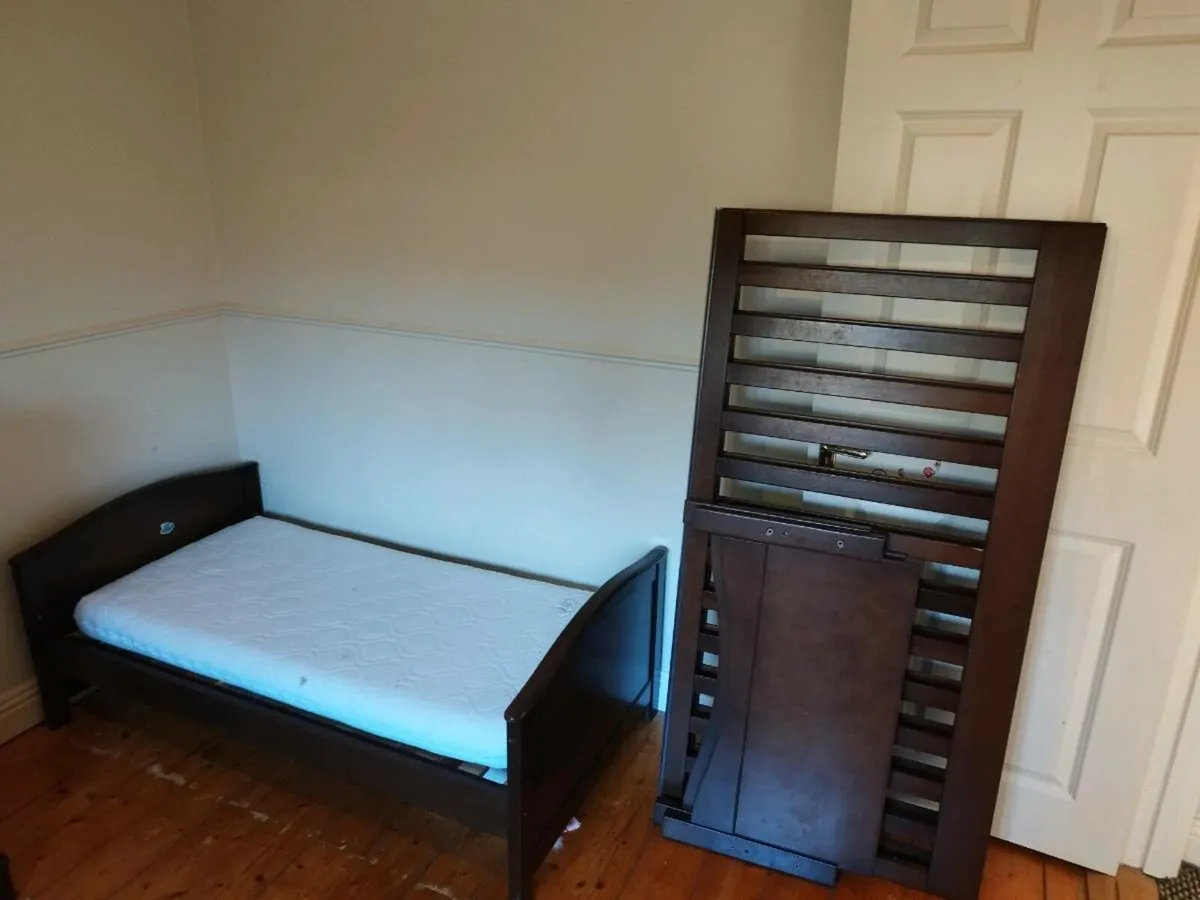 Nursery room set. Cot/bed, wardrobe, draw unit - Image 1