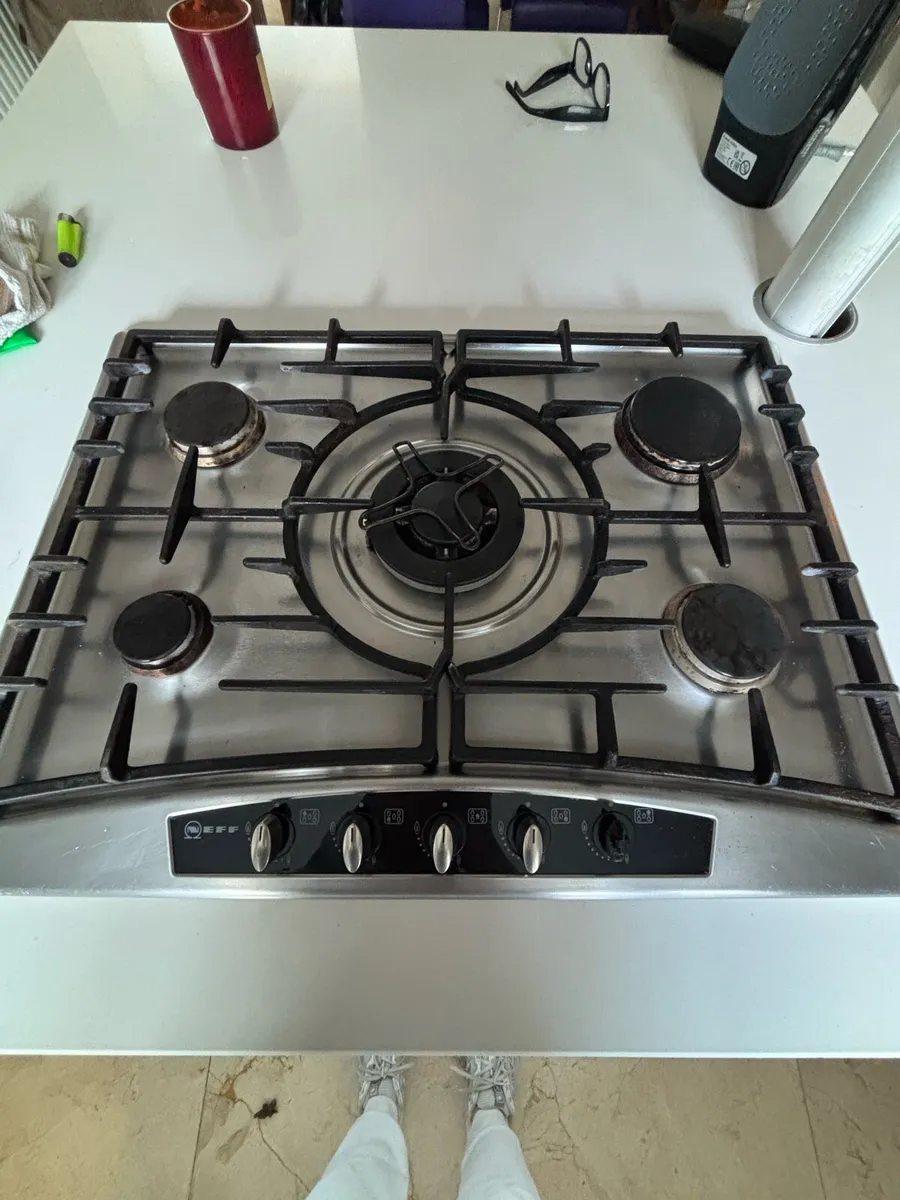 NEFF gas hob - Image 2