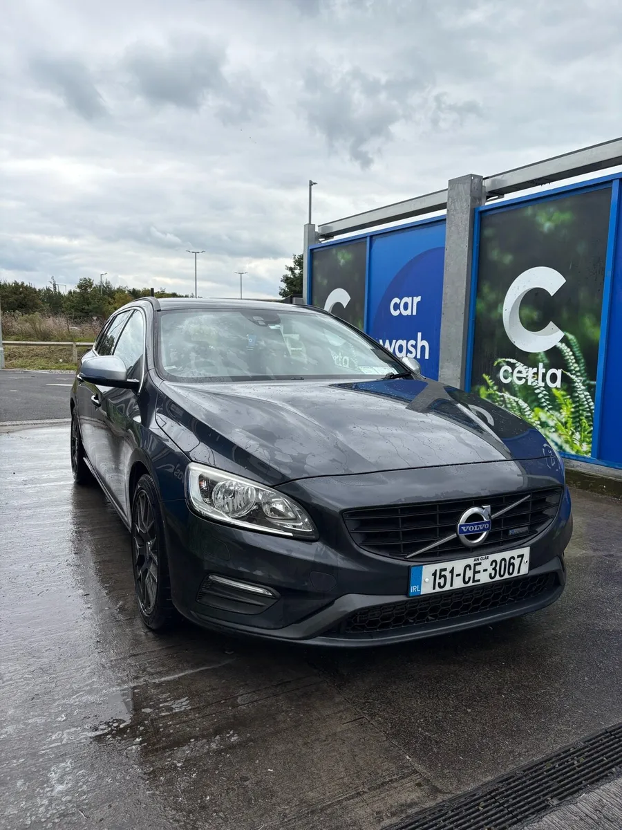 Volvo V60 2015 R design - Image 1