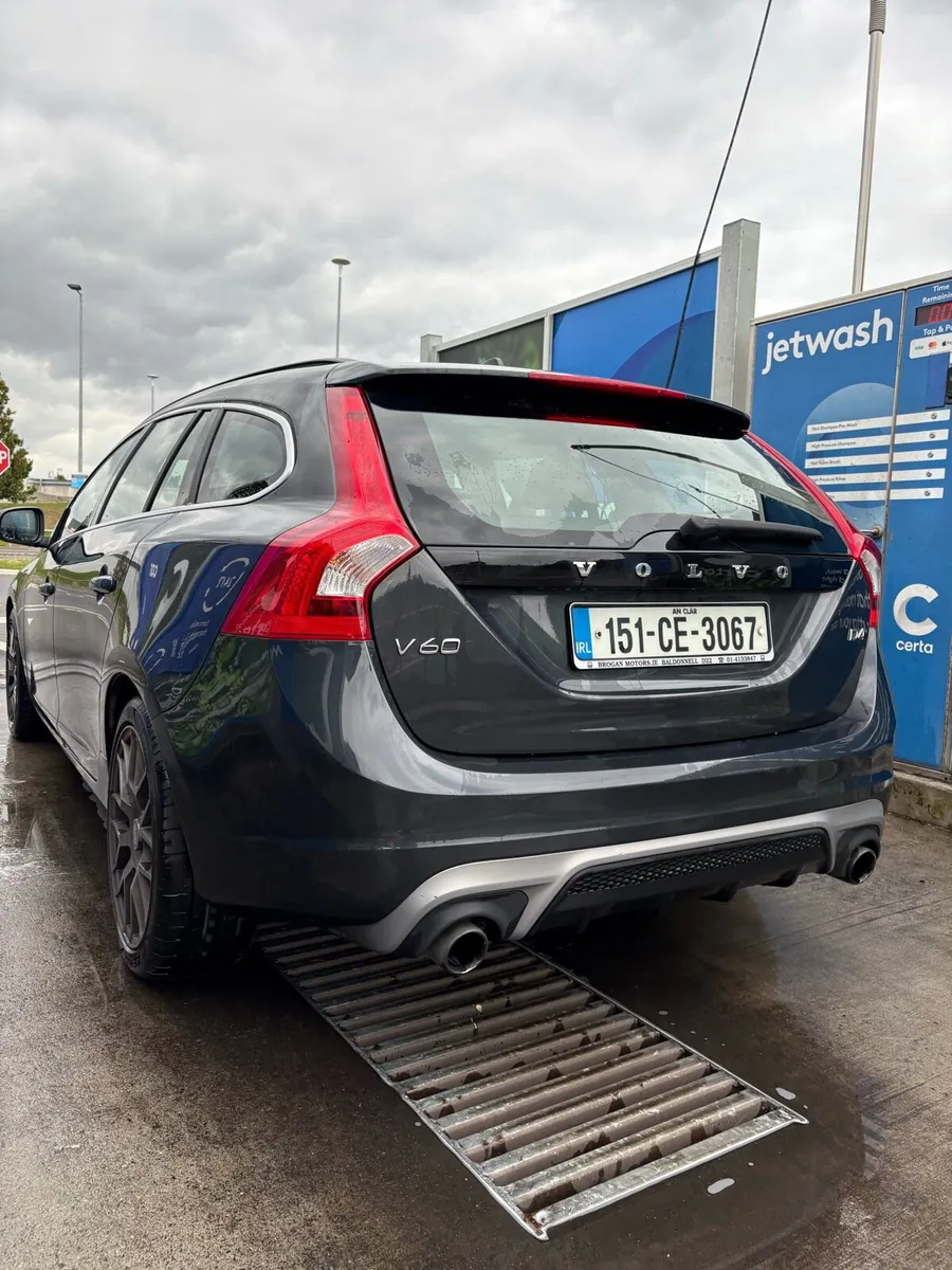 Volvo V60 2015 R design - Image 2