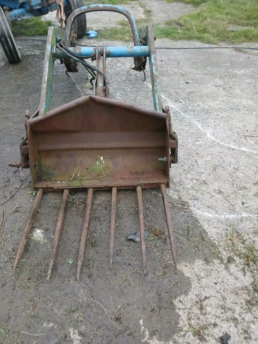 Ford 4610 loader - Image 1