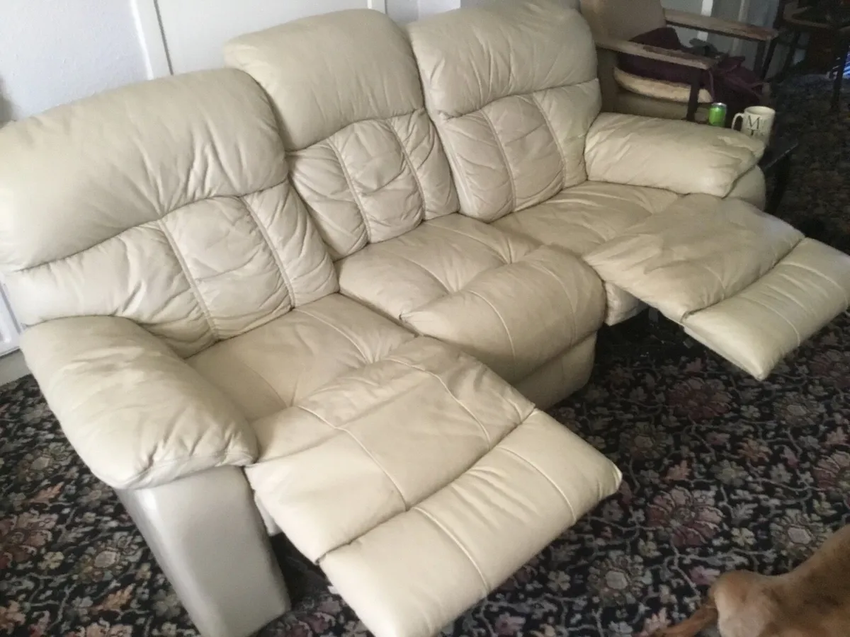 White leather sofa recliner set. - Image 2