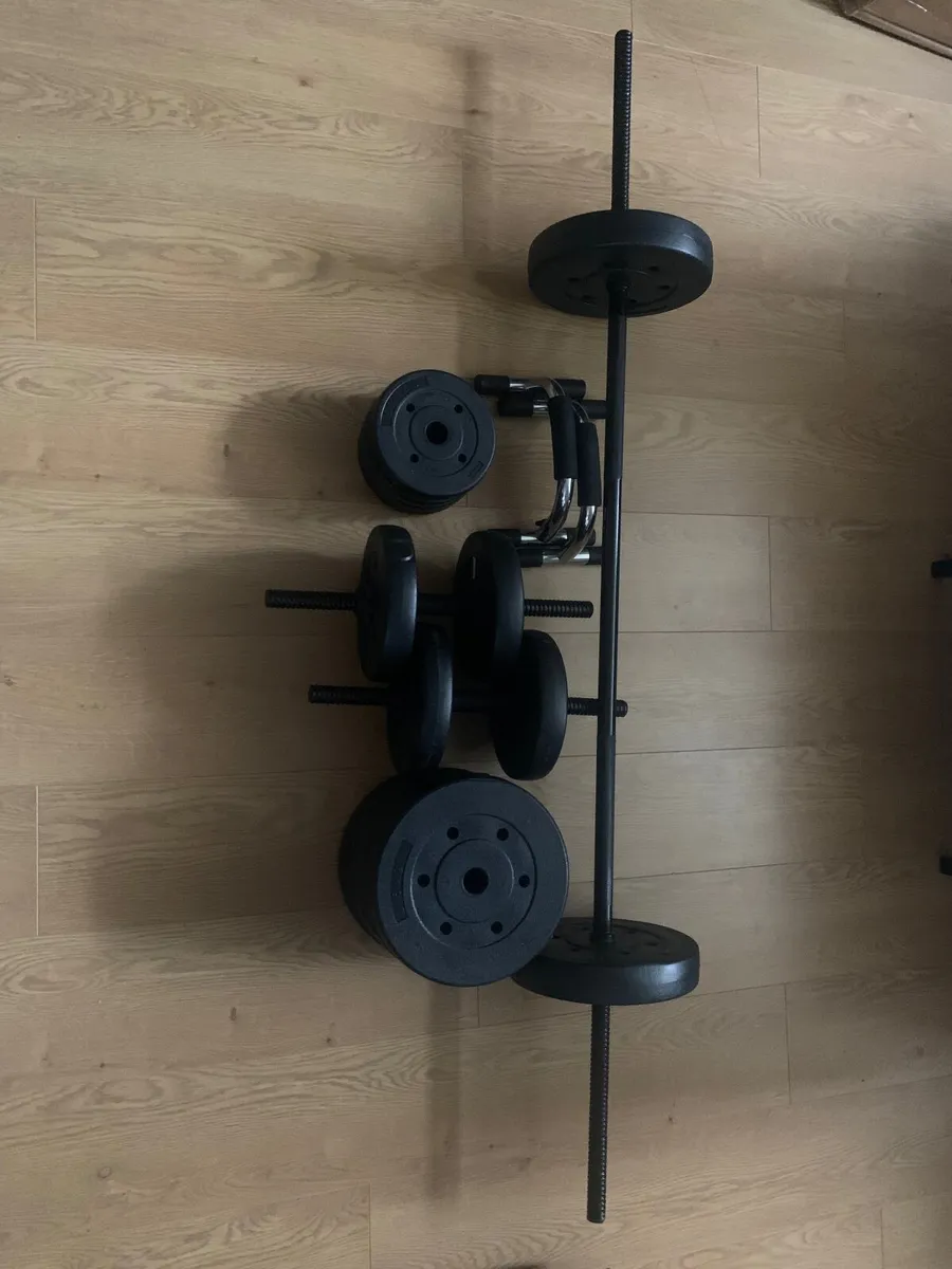 Weights and equipment for home gym - Image 1