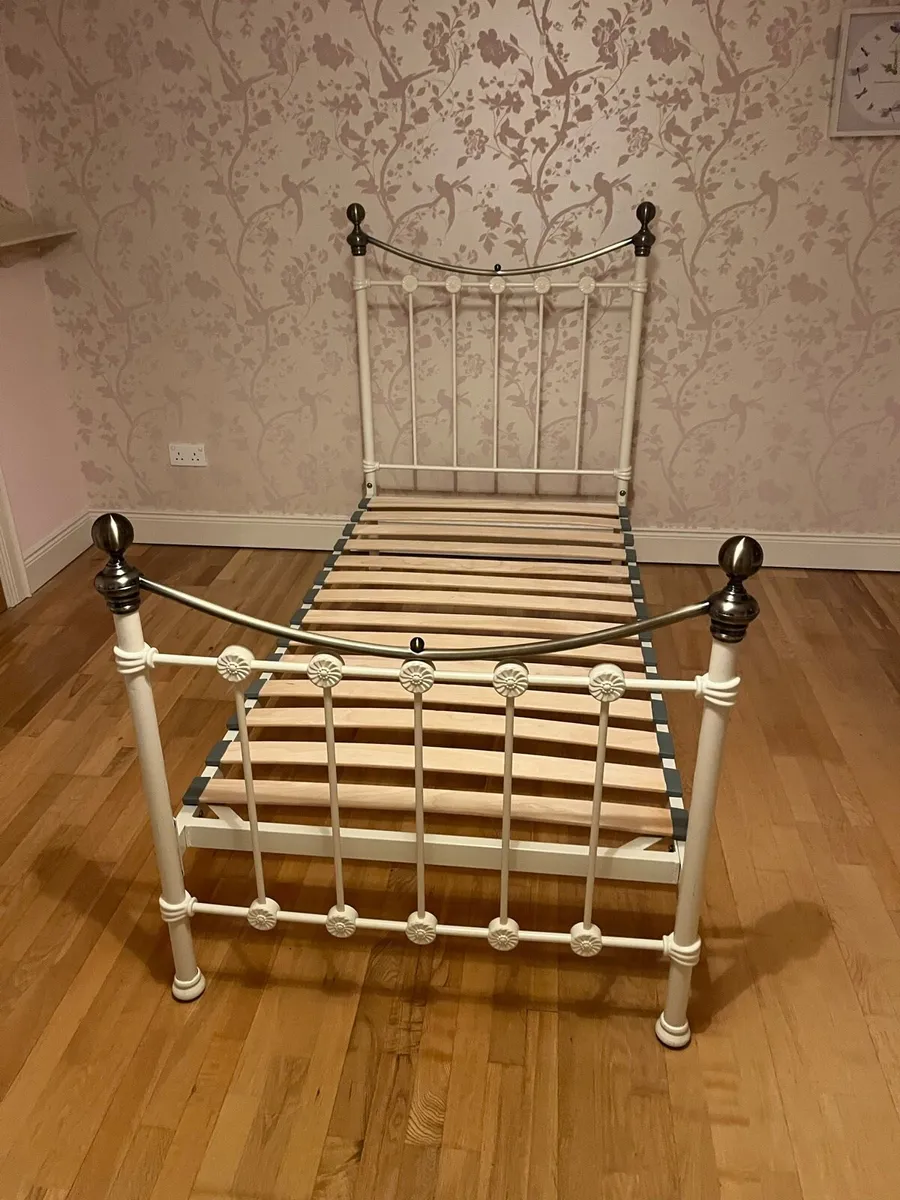 Single Wrought Iron Bed - Image 3