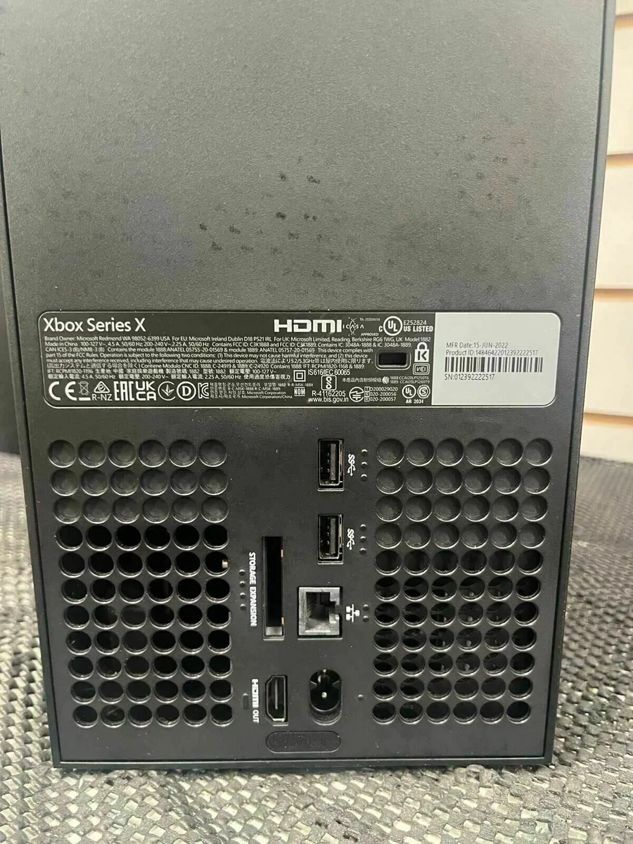 Xbox Series X - Image 4