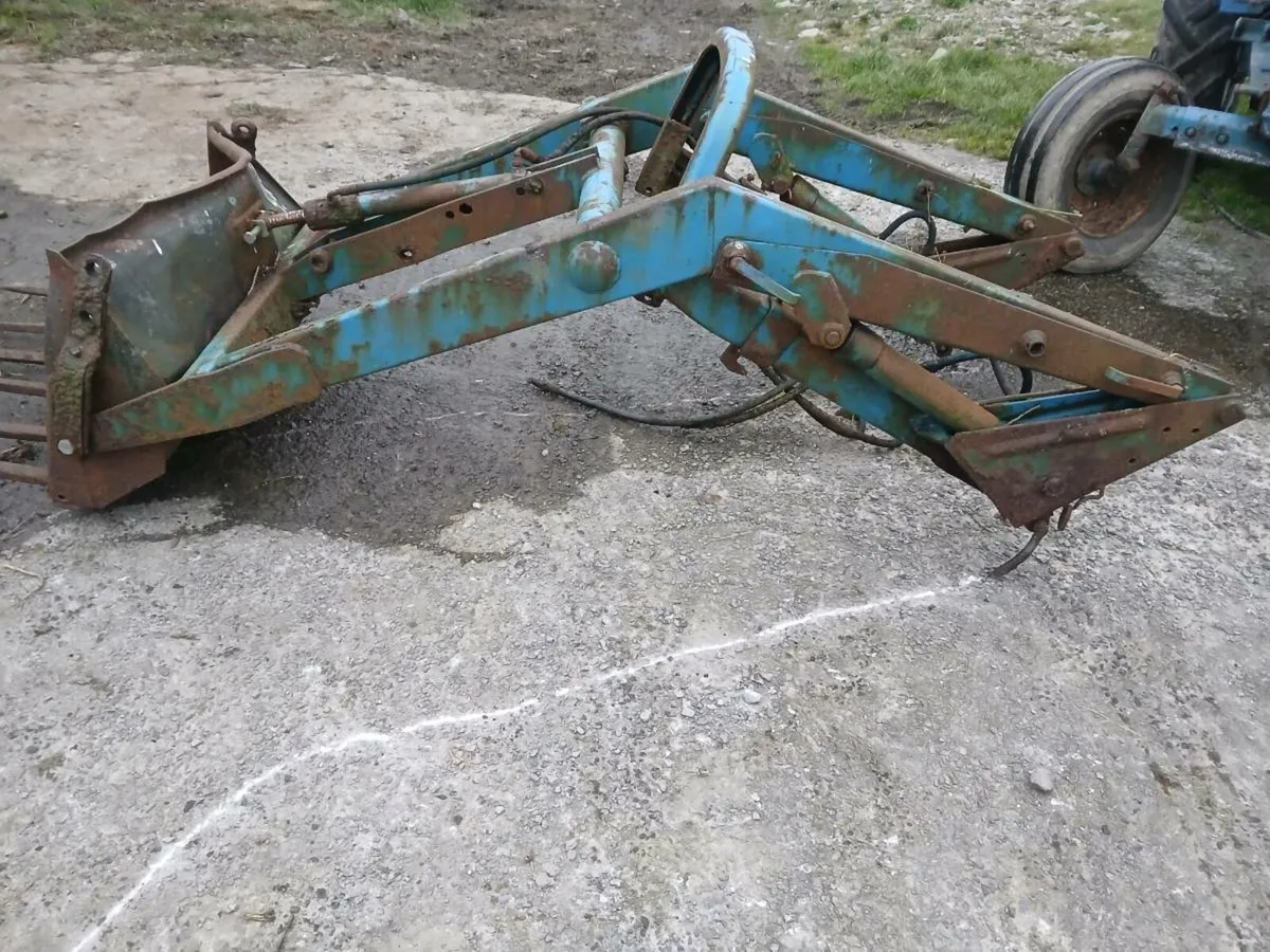 Ford 4610 loader - Image 2