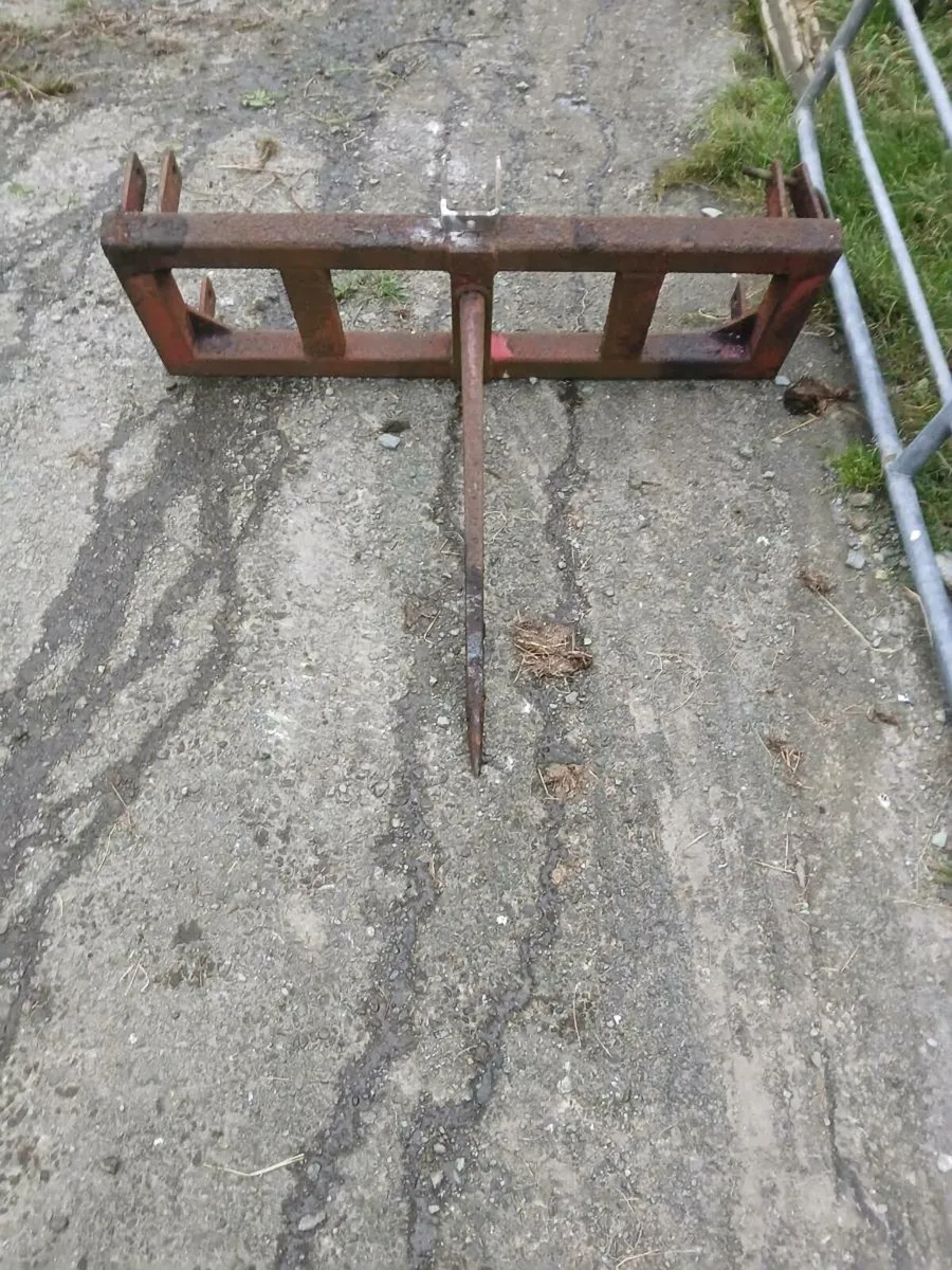 Ford 4610 loader - Image 3