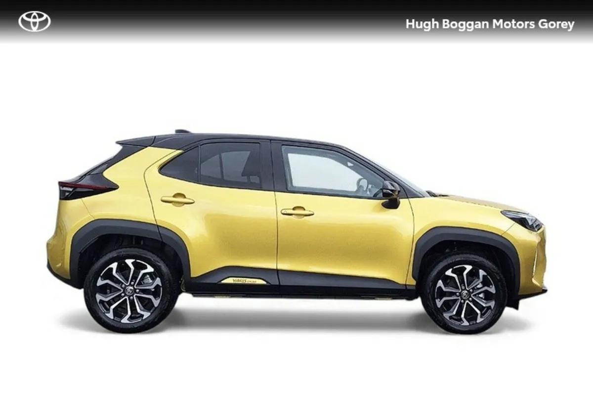 Toyota Yaris CR CROSS LUNA SPORT 4DR AUTO - Image 3