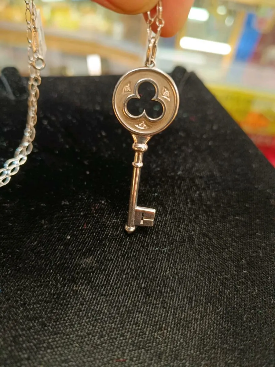 Tiffany & Co 18k White Gold Key Pendant on Chain - Image 1