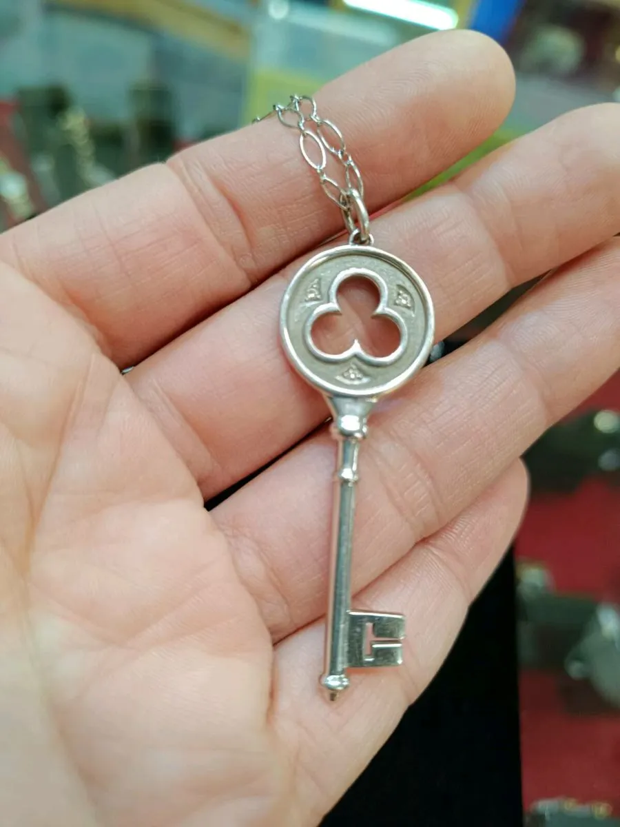 Tiffany & Co 18k White Gold Key Pendant on Chain - Image 2