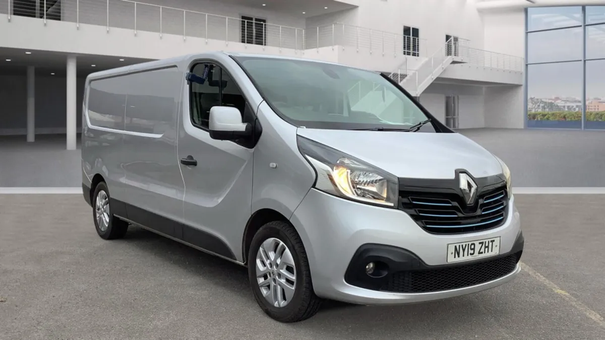 OUTSTANDING 2019 RENAULT TRAFIC 1.6 120 BHP SPORT - Image 1