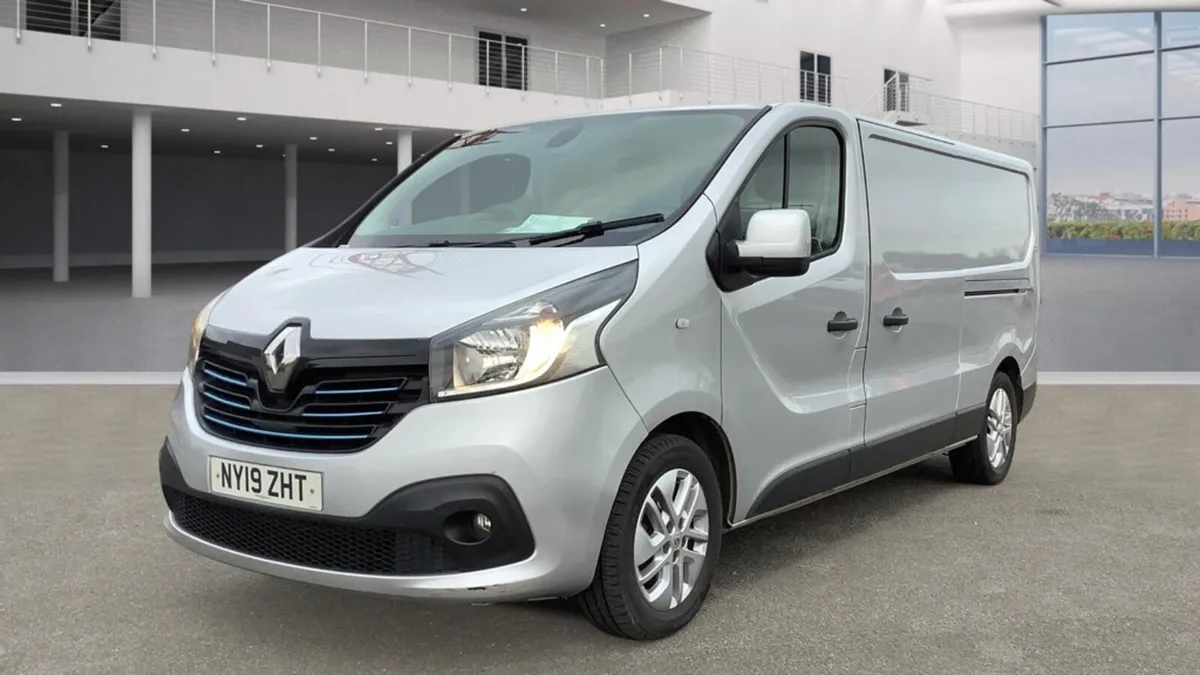 OUTSTANDING 2019 RENAULT TRAFIC 1.6 120 BHP SPORT - Image 2