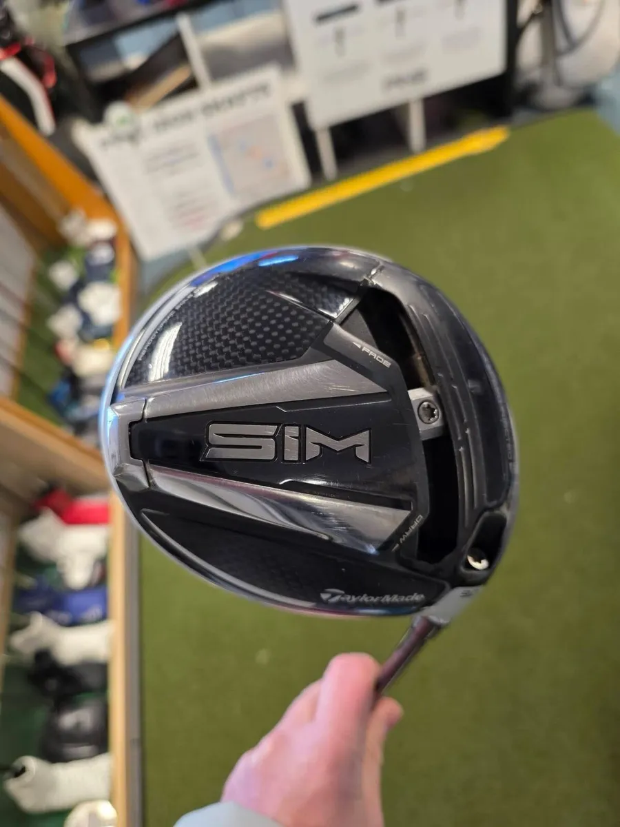 Taylormade Sim Plus Driver - Image 1