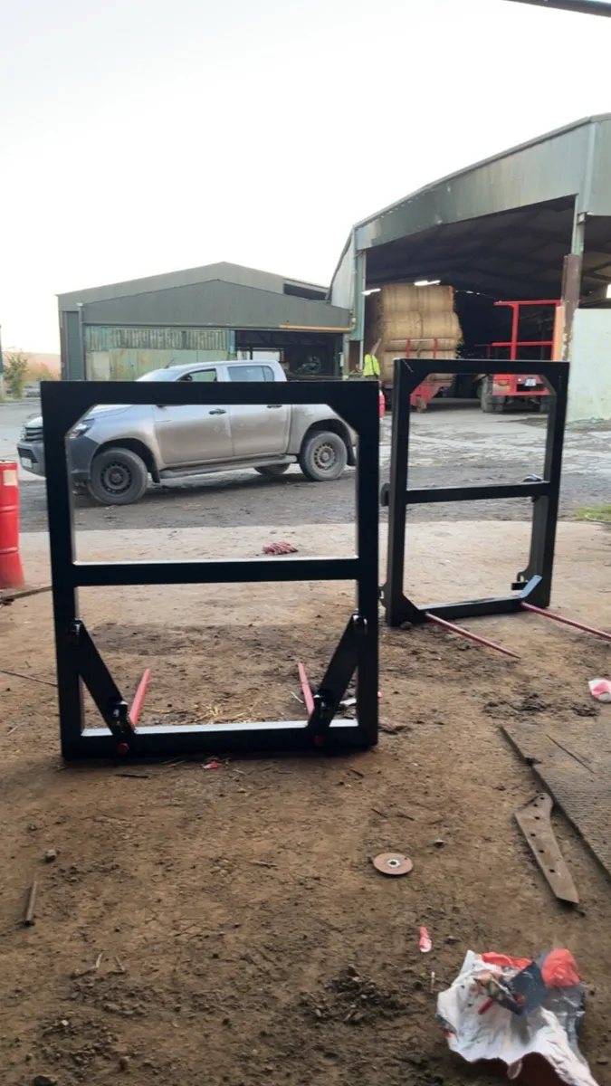 bale spike - Image 1