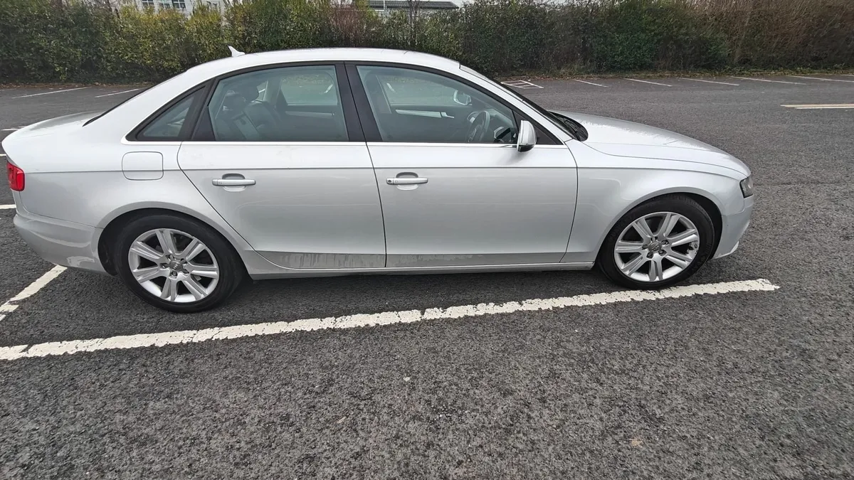 Audi A4 2011 2.0 TDI Tecknik 136PS - Image 1