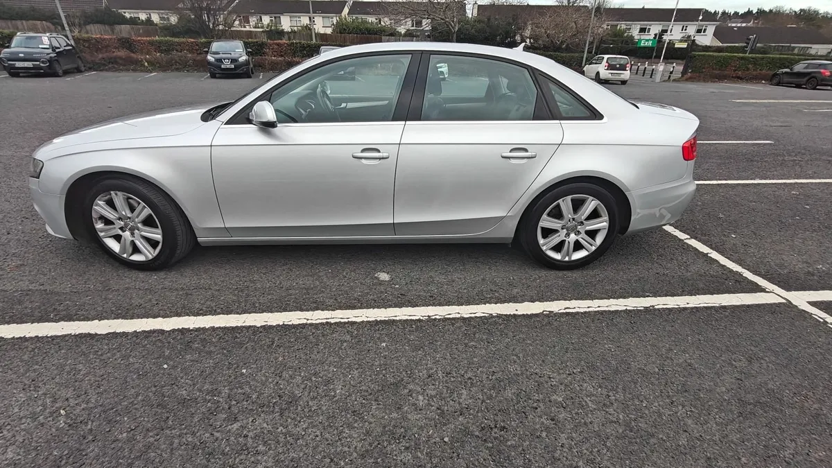Audi A4 2011 2.0 TDI Tecknik 136PS - Image 3