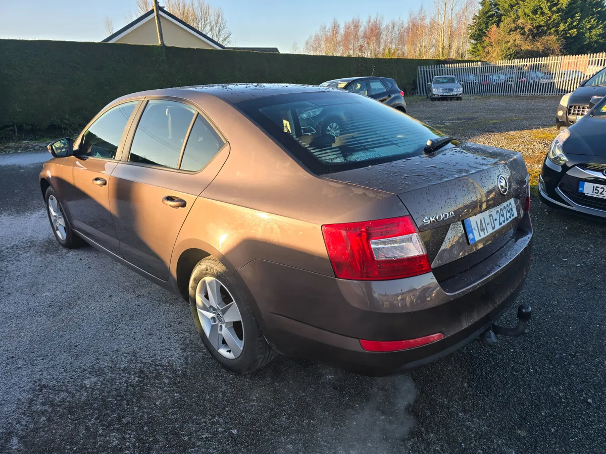 141 Skoda Octavia 1.2 Tsi Ambition Low Miles - Image 2