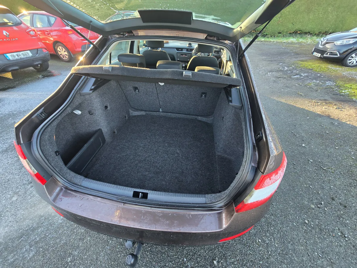 141 Skoda Octavia 1.2 Tsi Ambition Low Miles - Image 4