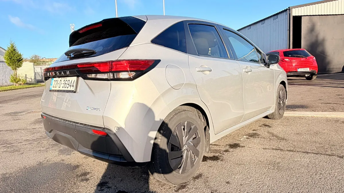 Nissan Note 2022 silver hybrid M - Image 4