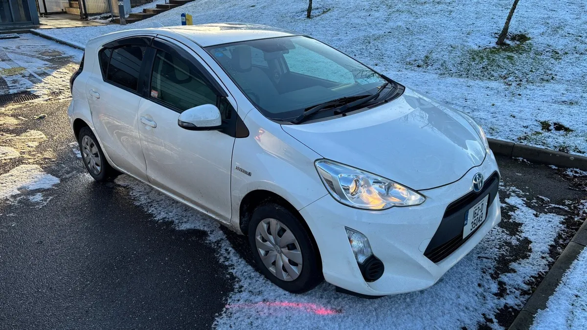 Toyota Aqua 2016 - Image 3