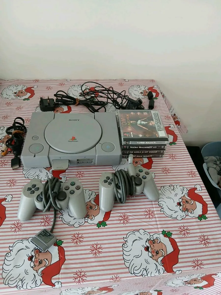 PlayStation 1 bundle - Image 1