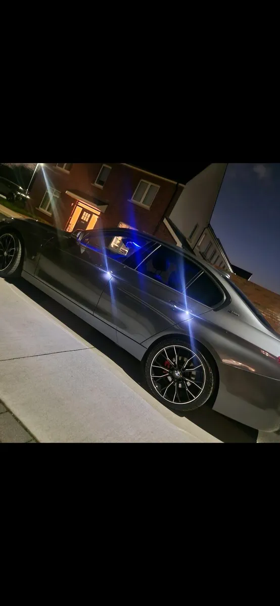 BMW 3-Series 2018 LOW MILAGE - Image 1