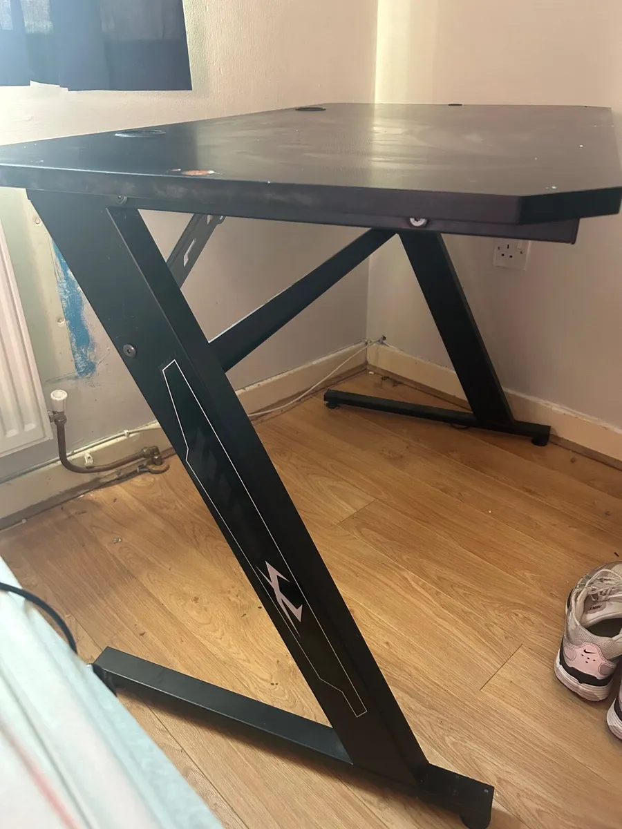 Computer/Gaming Desk - Image 2