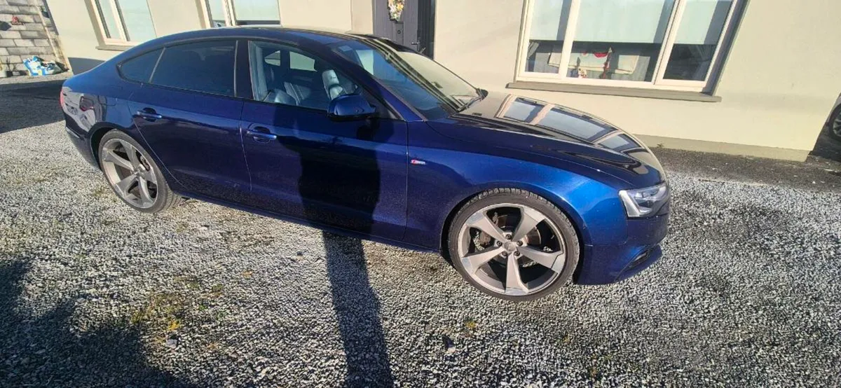 AUDI A5 S-line Black Edition - Image 2