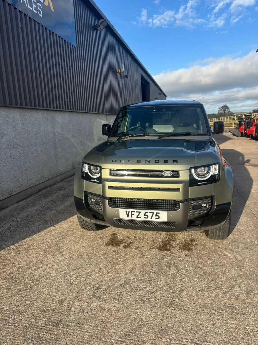 VAT Q - LAND ROVER DEFENDER 3.0 D250 HARD TOP HSE - Image 3
