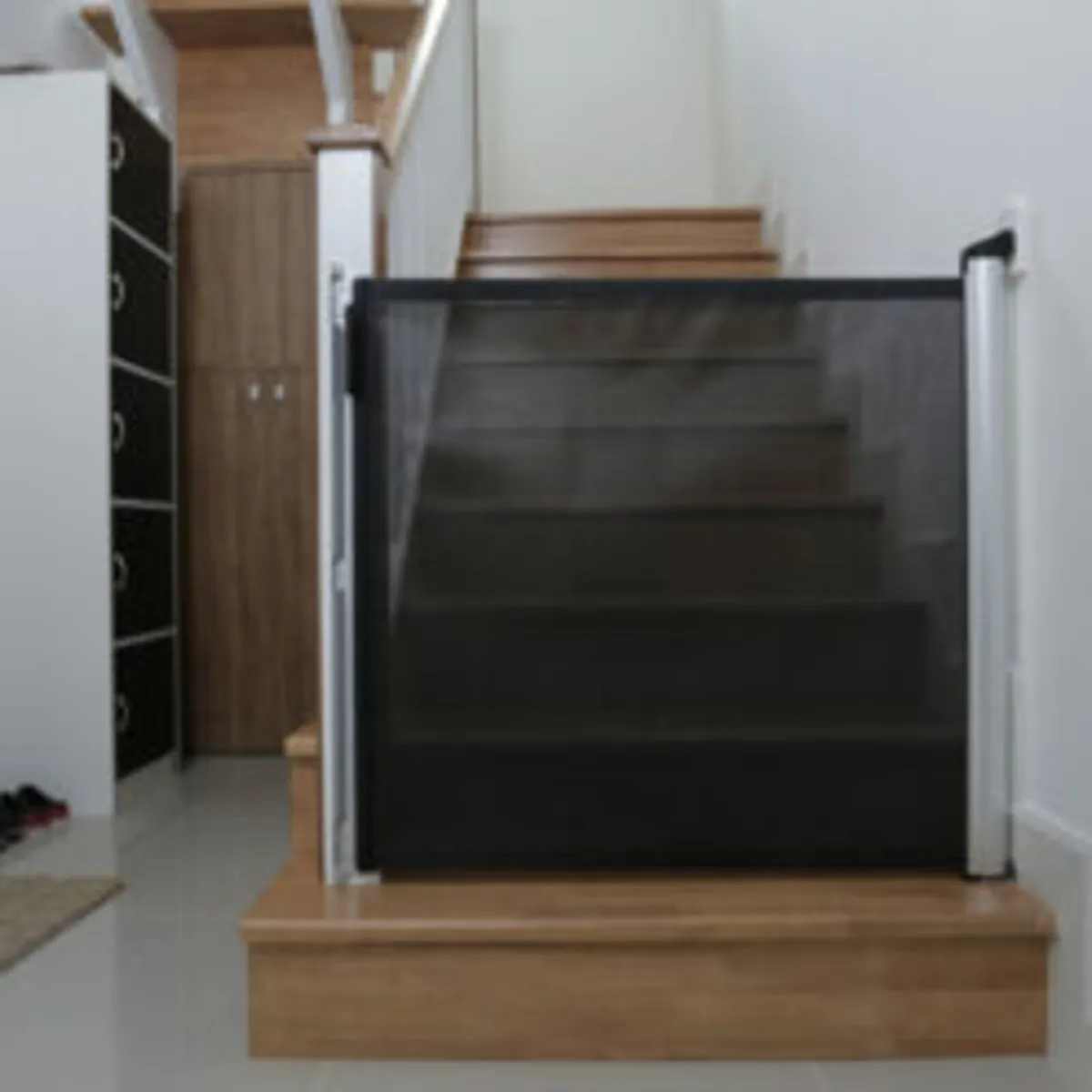 Lascal KiddyGuard® Accent - Black
Retractable gate - Image 2