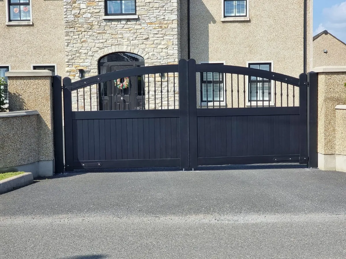 Aluminium Driveway House Entrance Gates - Image 1