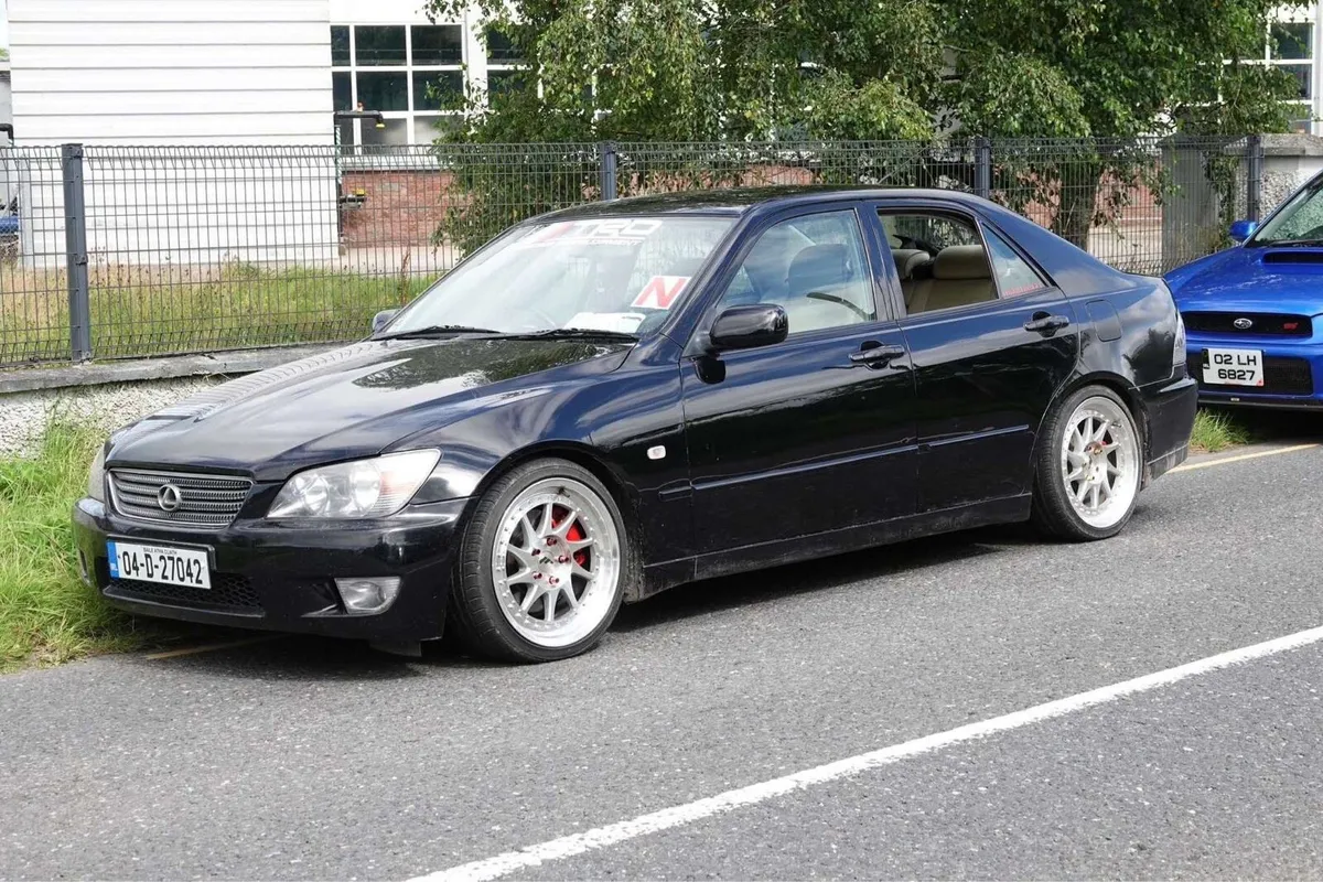 Lexus is200 - Image 1