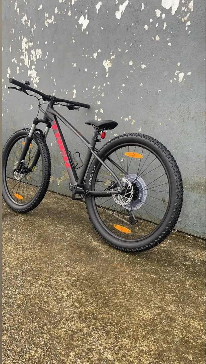 Trek Marlin 5 Gen 3 Mountain Bike - Image 3