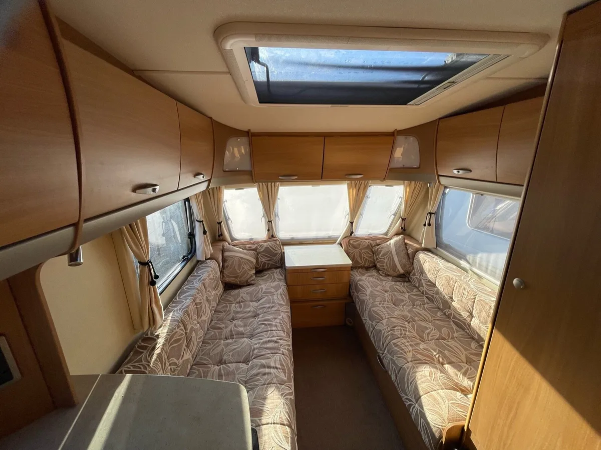 Swift Charisma 565 - Image 4