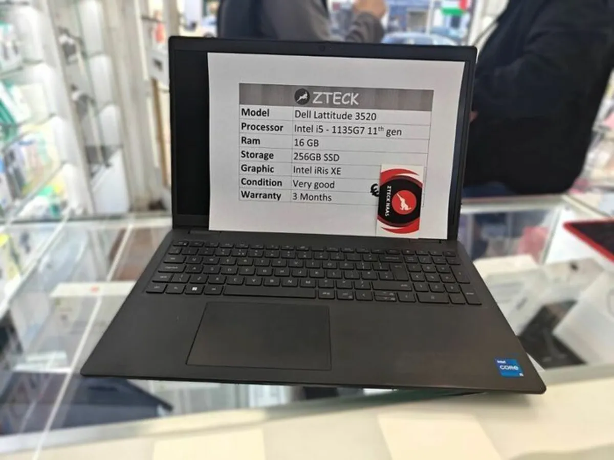 Dell Lattitude 3520 | i5-1165g7 | 16 gb ram | 256s