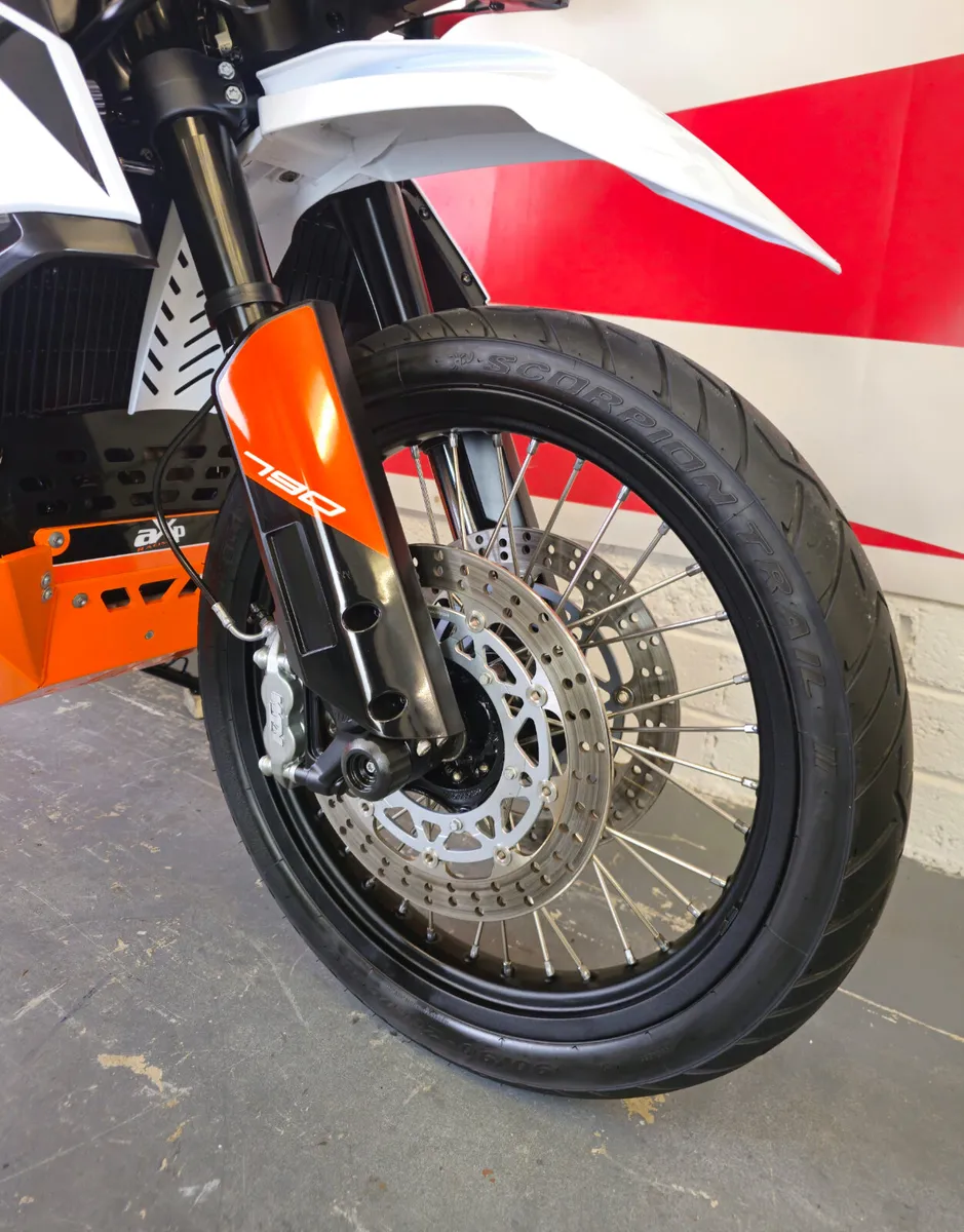 2020 KTM  790  Adventure - Image 4