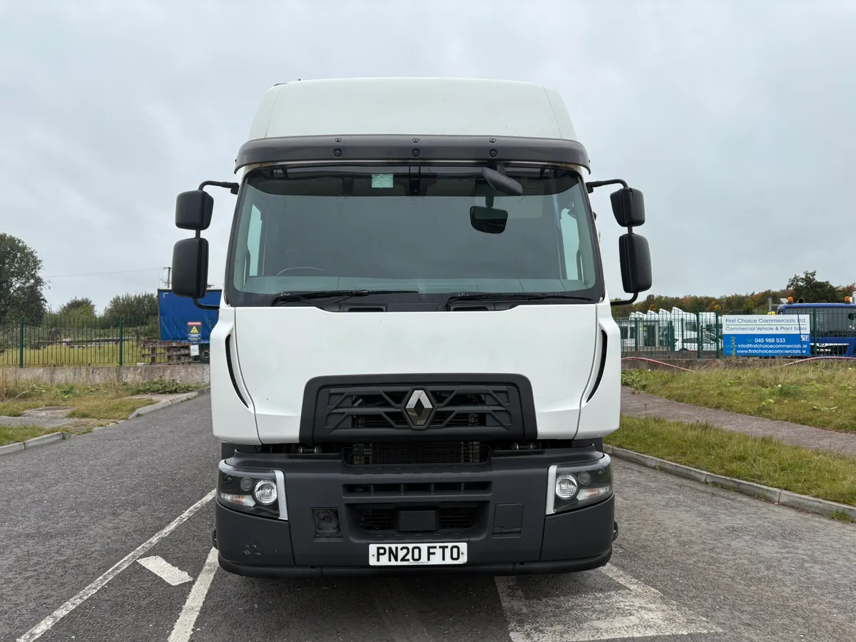 Renault D320 6x2 Curtainsider - Image 2