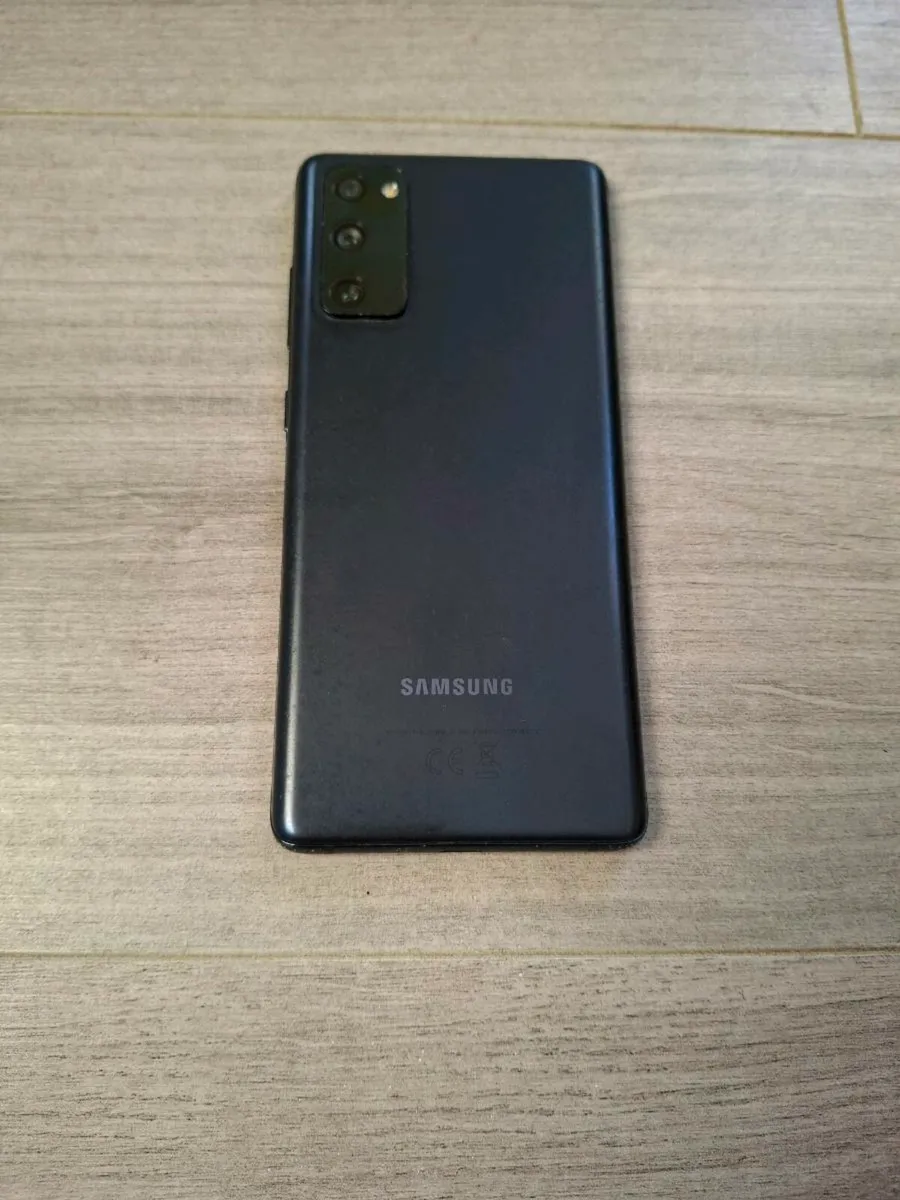 Samsung Galaxy S20 FE - 128GB (Unlocked) - Image 3