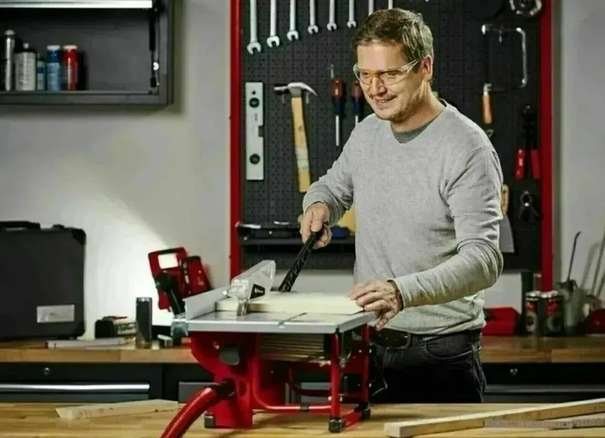 Bench Saw For Woodworking Powerful And Compact - Image 4