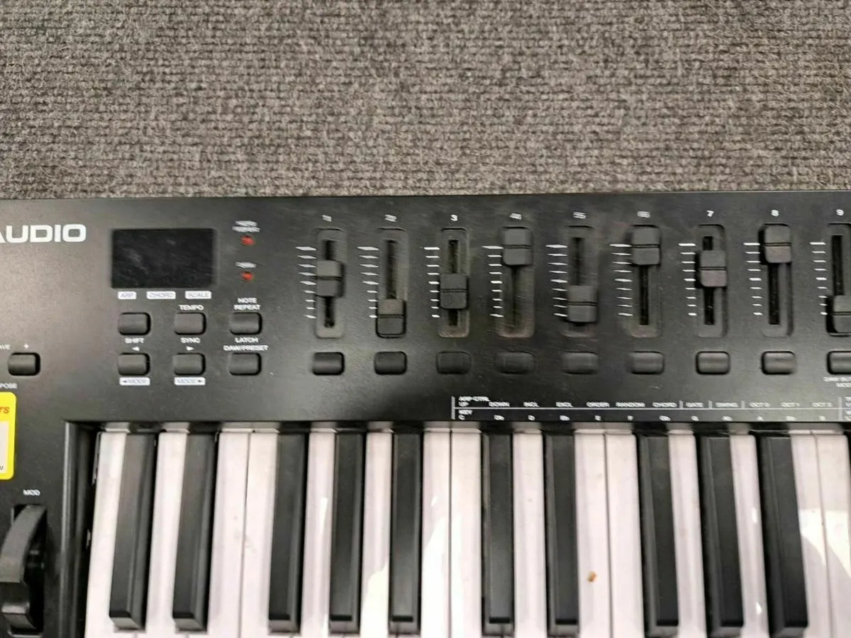 Oxygen49 Midi Keyboard - Image 3