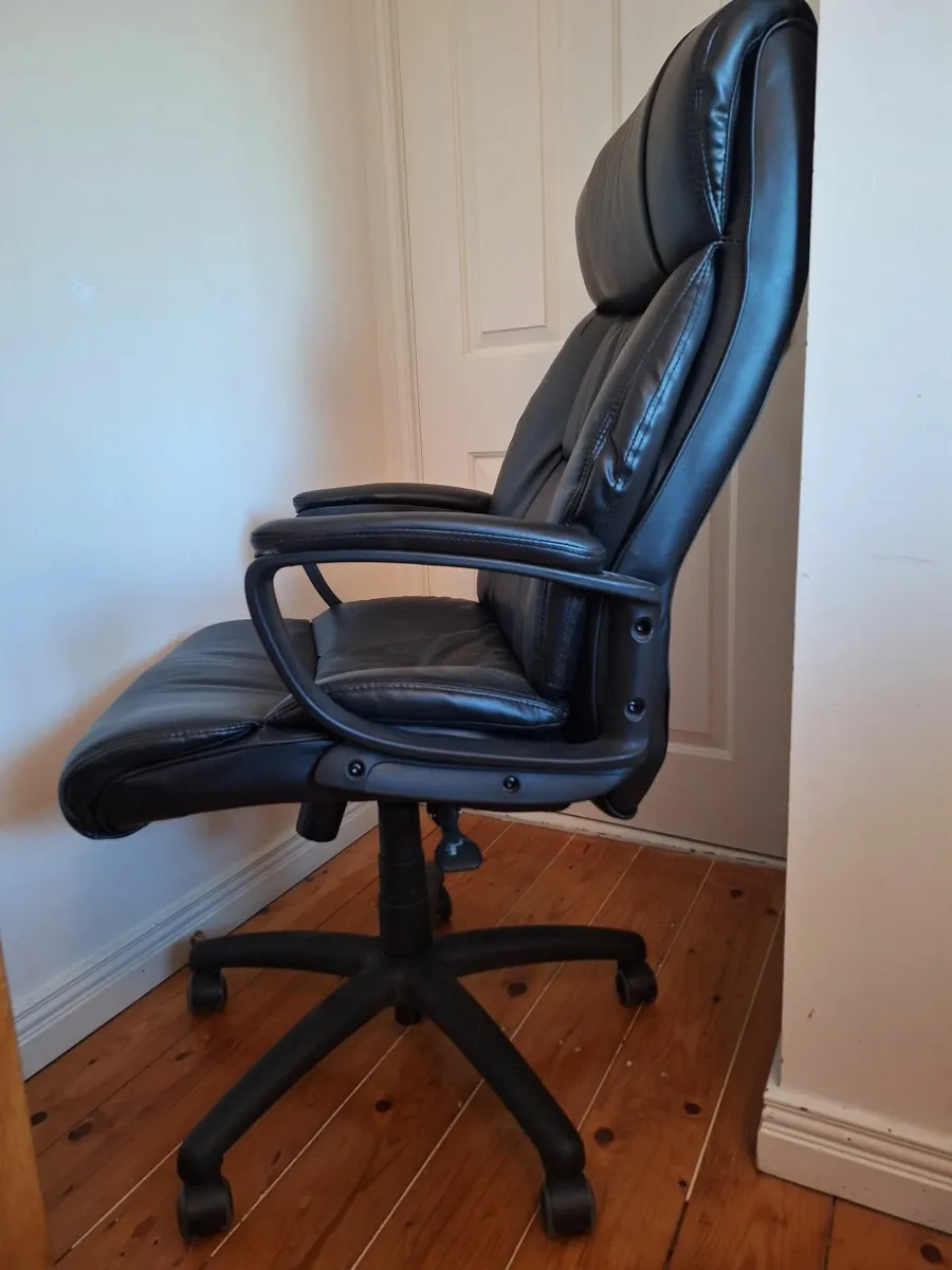 Office Chair - Image 1